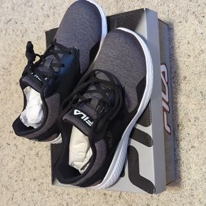 Men's Fila shoes. Size 8. New in box.